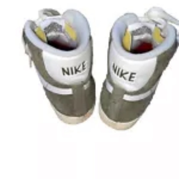 Nike Blazer Mid ‘77 vintage Men’s 9 Shoe Olive /Coconut - Picture 5 of 14